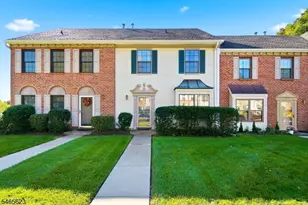 702 Brokaw Ct, Bridgewater, NJ 08807 - Photo 1