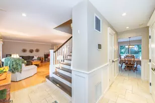86 Point View Pkwy, Wayne Twp., NJ 07470 - Photo 3