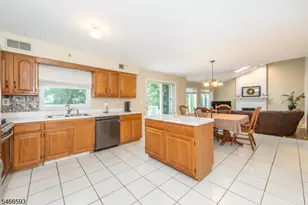 86 Point View Pkwy, Wayne Twp., NJ 07470 - Photo 7