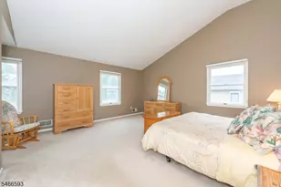 86 Point View Pkwy, Wayne Twp., NJ 07470 - Photo 15
