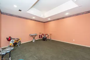 86 Point View Pkwy, Wayne Twp., NJ 07470 - Photo 27