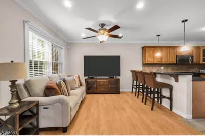 645 Ridgedale Ave #4, East Hanover Township, NJ 07936 - Photo 5