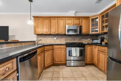 645 Ridgedale Ave #4, East Hanover Township, NJ 07936 - Photo 9