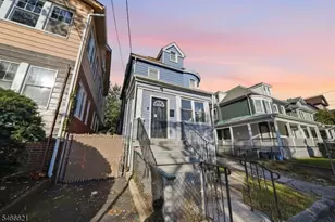 27 Richelieu Terrace, Newark, NJ 07106 - Photo 3