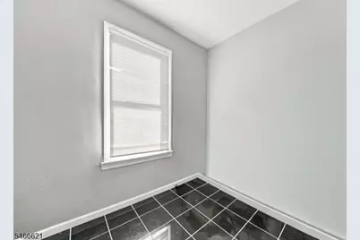 27 Richelieu Ter, Newark, NJ 07106 - Photo 23