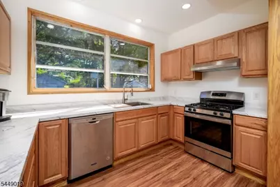 52 Orchard Rd, Maplewood, NJ 07040 - Photo 17