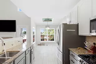 607 Patricia Cir, Greenwich Township, NJ 08886 - Photo 11