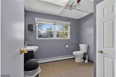 114 Old Bloomfield Ave, Parsippany, NJ 07054 - Photo 25