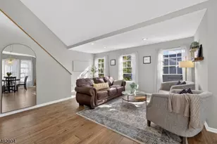 8 Oak Knoll Ln, Bedminster Township, NJ 07921 - Photo 3