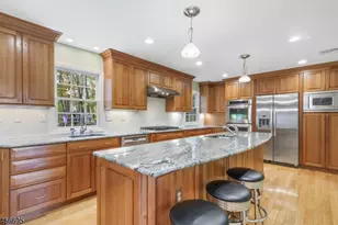 8 Stacy Ln, Bernards Township, NJ 07920 - Photo 5