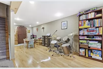 8 Stacy Ln, Bernards Township, NJ 07920 - Photo 23