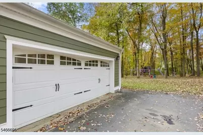 8 Stacy Ln, Bernards Township, NJ 07920 - Photo 3