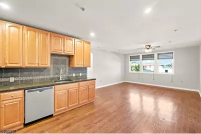 22 Sylvan St #2A, Rutherford, NJ 07070 - Photo 7
