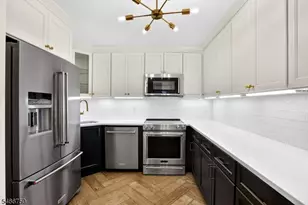 70 Village Cir, Bridgewater Twp., NJ 08807 - Photo 11