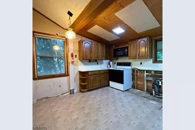 54 Horseshoe Dr, Jefferson Township, NJ 07438 - Photo 15