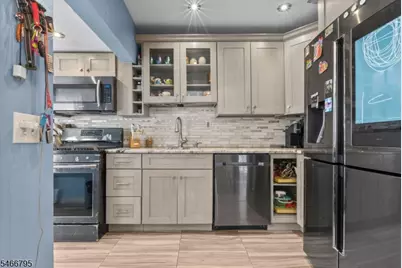 484 Raritan Rd, Roselle, NJ 07203 - Photo 9
