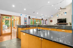 11 White Bridge Rd, Franklin Township, NJ 08867 - Photo 17
