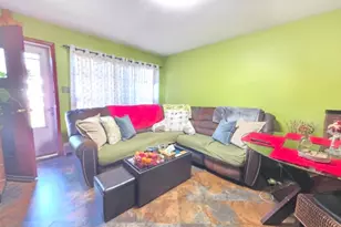176 Kensington Ave, Woodbridge Township, NJ 07067 - Photo 5