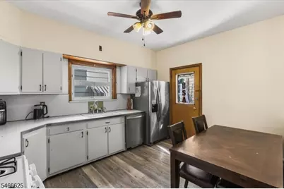 76 Prospect Ave, Bayonne, NJ 07002 - Photo 11