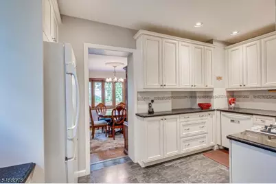 551 Rosewood Ter, Linden, NJ 07036 - Photo 9