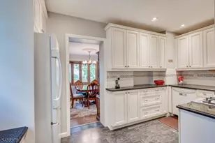 551 Rosewood Terrace, Linden, NJ 07036 - Photo 9