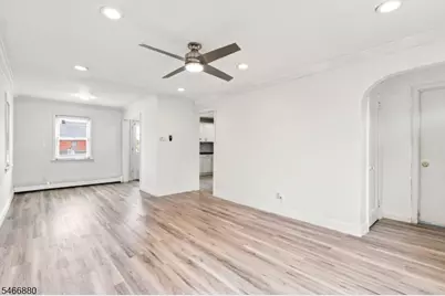 28 Newport Ave, Franklin Township, NJ 08873 - Photo 5