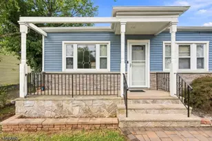 28 Newport Ave, Franklin Township, NJ 08873 - Photo 3