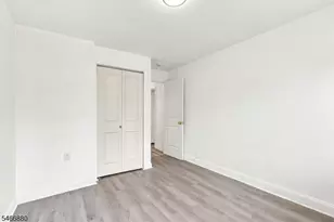 28 Newport Ave, Franklin Township, NJ 08873 - Photo 15