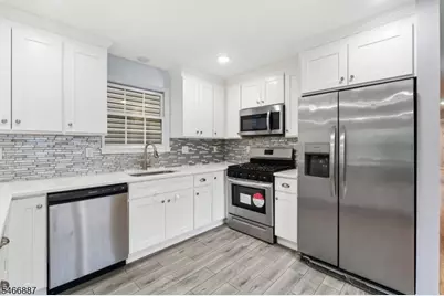734 Bergen St, Newark, NJ 07108 - Photo 3
