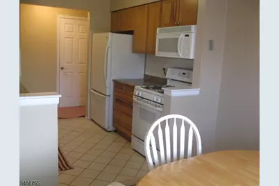 1300 Rock Ave  Unit #J5, North Plainfield, NJ 07060 - Photo 7