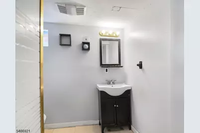 15 Whitman Ave, East Orange, NJ 07017 - Photo 15