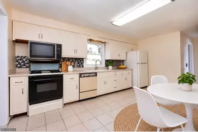 246 Grove St, Montclair, NJ 07042 - Photo 13