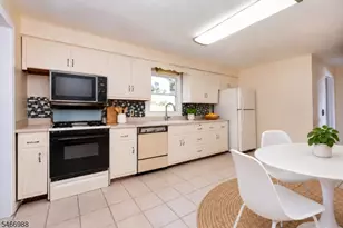 246 Grove St, Montclair, NJ 07042 - Photo 13