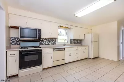246 Grove St, Montclair, NJ 07042 - Photo 15