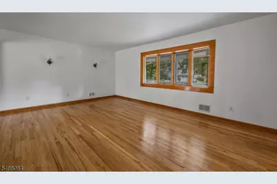 87 Calumet Ave, Oakland, NJ 07436 - Photo 5