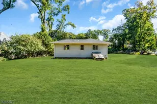 632 Dorothy Ln, Roxbury Township, NJ 07850 - Photo 19