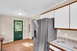 632 Dorothy Ln, Roxbury Township, NJ 07850 - Photo 7
