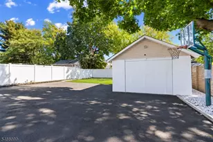 20 Lake St, East Orange, NJ 07017 - Photo 11