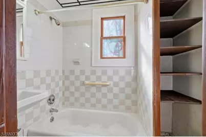 428 E 4th Ave, Roselle, NJ 07203 - Photo 13