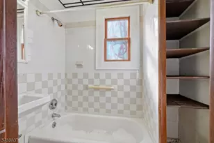 428 E 4th Ave, Roselle, NJ 07203 - Photo 13