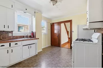 428 E 4th Ave, Roselle, NJ 07203 - Photo 11