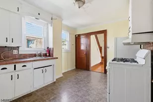 428 E 4th Ave, Roselle, NJ 07203 - Photo 11