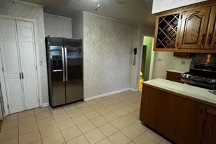 27 Frieda Ln, Woodbridge Township, NJ 07067 - Photo 7