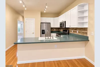 34 Leonard Ter, Roseland, NJ 07068 - Photo 7