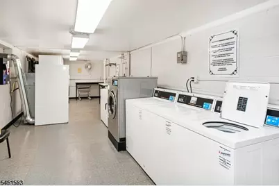 1130 Valley Rd, Wayne, NJ 07470 - Photo 17