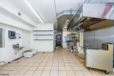 1520 Roosevelt Ave, Carteret, NJ 07008 - Photo 5