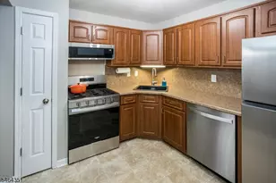 32 Brookside Ln, Mount Arlington, NJ 07856 - Photo 9