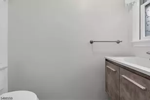 55 Chelsea Cir, Raritan Township, NJ 08822 - Photo 3