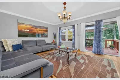 55 Chelsea Cir, Raritan Township, NJ 08822 - Photo 9