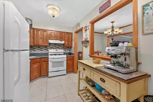 55 Chelsea Cir, Raritan Township, NJ 08822 - Photo 5